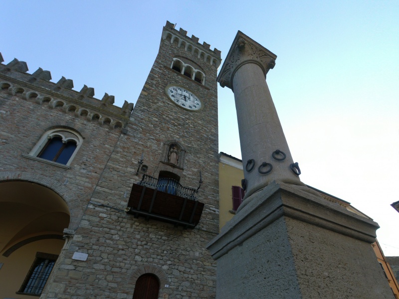 Forlì Cesena: Bertinoro, la colonna dell'ospitalità
