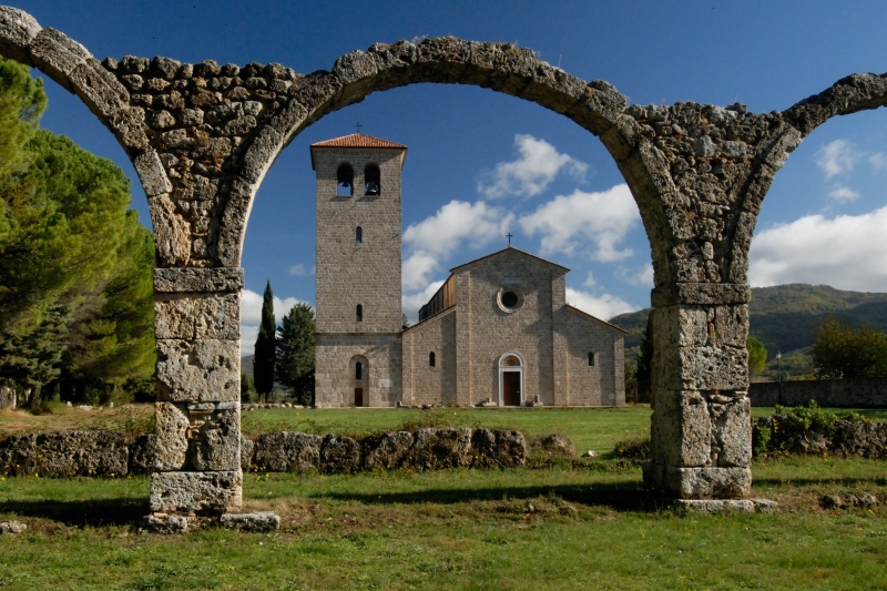 Isernia Castel San Vincenzo Abbazia